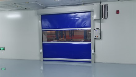 順平某汽車電子有限公司快速卷簾門安裝展示